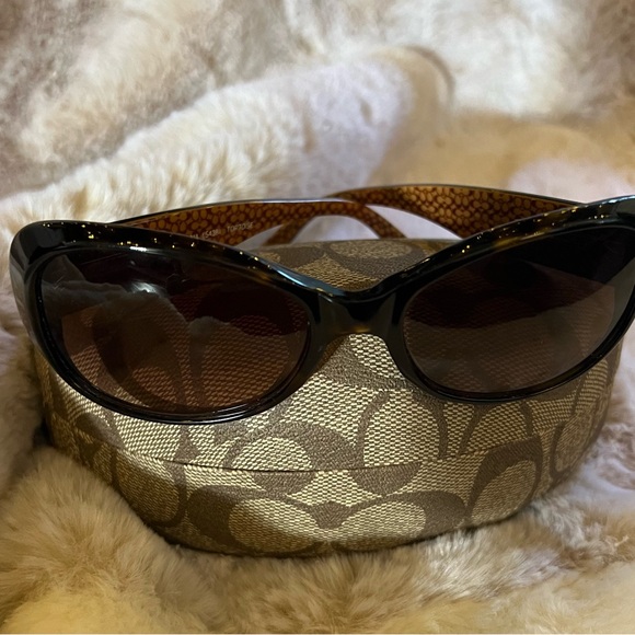 Coach Kendall (S438) Sunglasses - Picture 8 of 8
